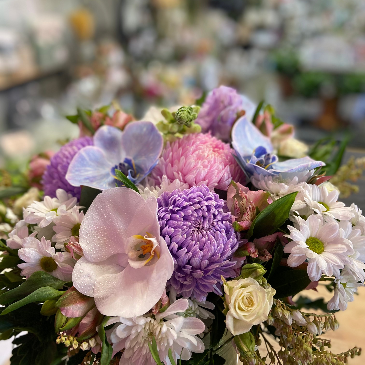 Our Gabby arrangement is what sets our florist apart in flower design. It's perfect for every occasion. It is using seasonal flowers that are in abundance from our local Tasmanian growers and flower markets each day. It is our most popular choice.
When you are looking to send a bespoke pastel arrangement Gabby is the right choice. It is affordable, fresh, gorgeously designed, and includes our typed complimentary card message.
It comes in a white box.