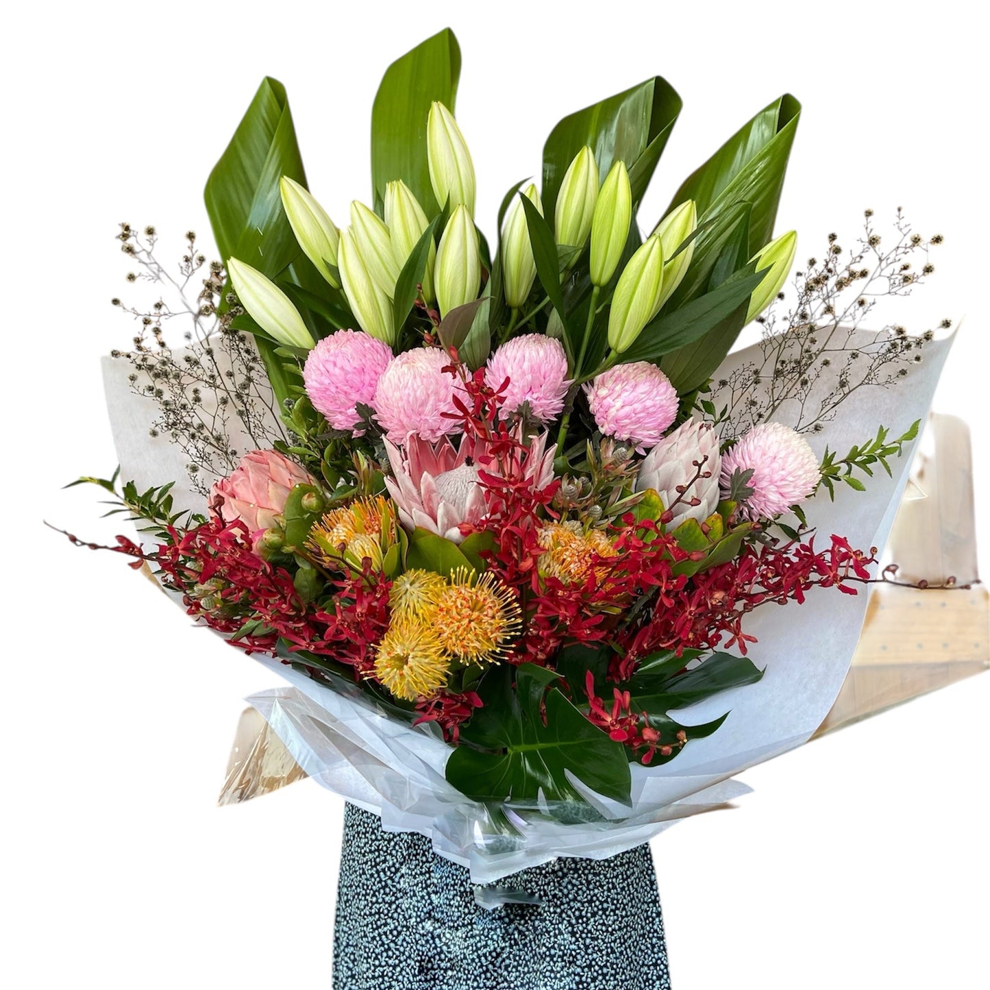 Zoe bouquet is huge. If you want to "WOW" someone this is it. These designs that we create really set us apart in the flower world.
This Zoe pictured is the GRAND size, however you can choose what size you want, and we can make the magic happen.