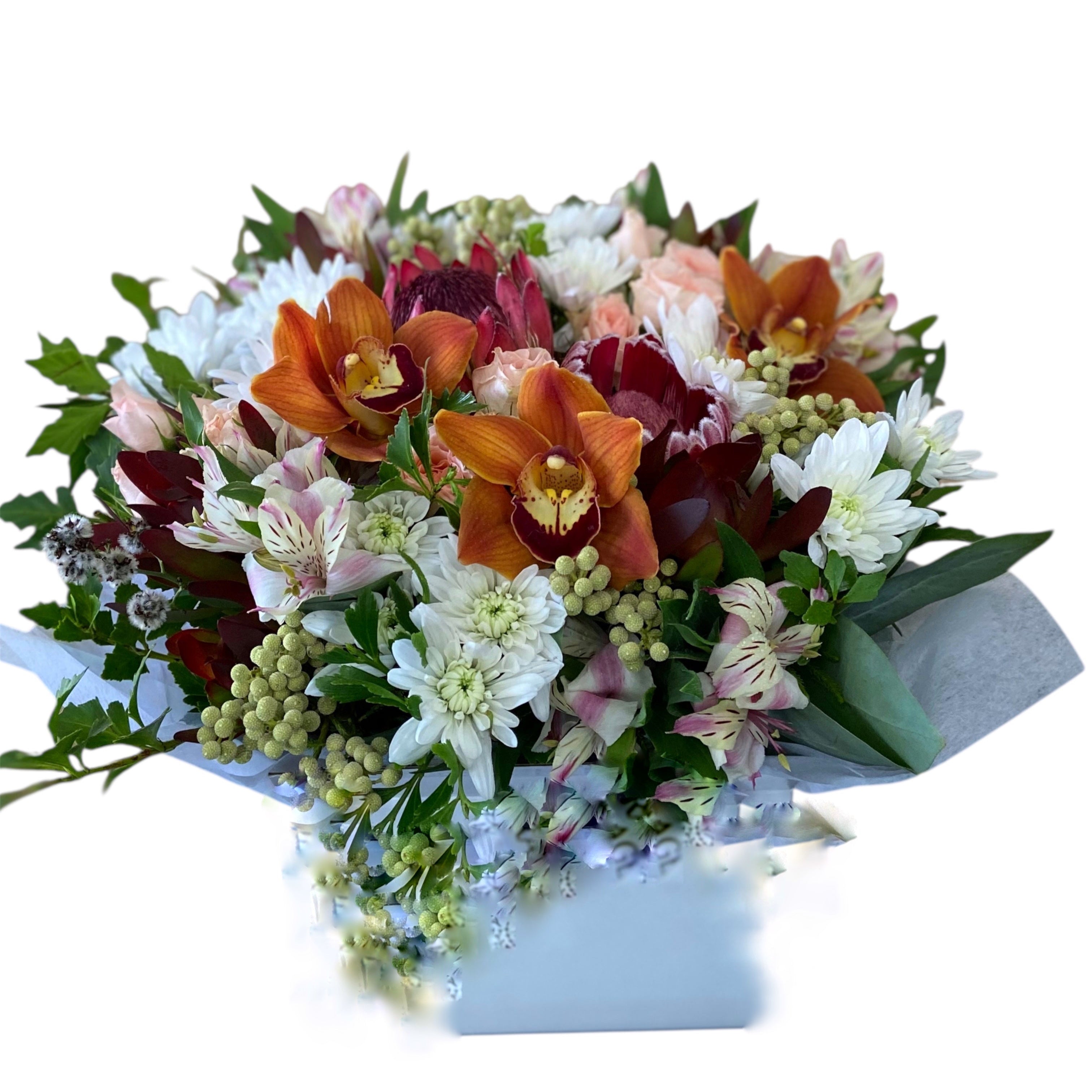 Perfect Sally - that's what she is called. A design that everybody loves and suits every occasion.

This design comes in a white box, so is easy for the recipient. It's using long lasting flowers and just gorgeous.

This Sally pictured is REGULAR size. You just have to choose your size and leave the magic to us.